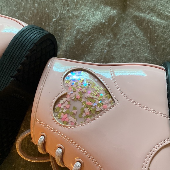 New size 10 girls shoes. - Picture 5 of 6
